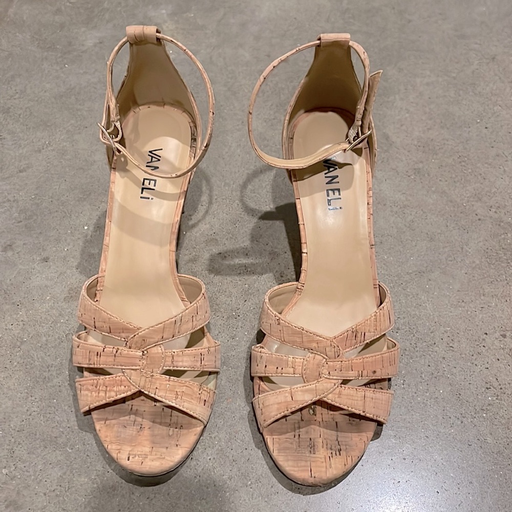 Vaneli Natural Cork pumps